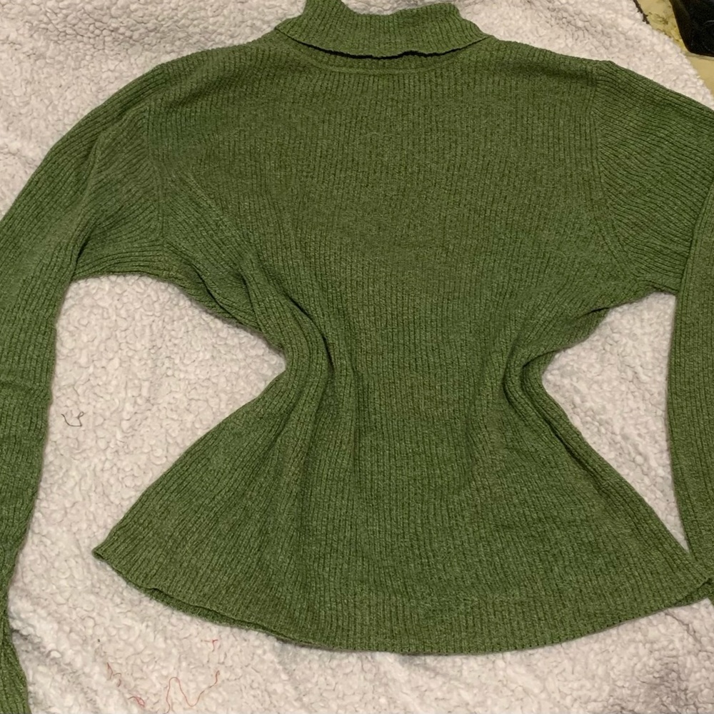 Vintage knit olive green turtleneck
